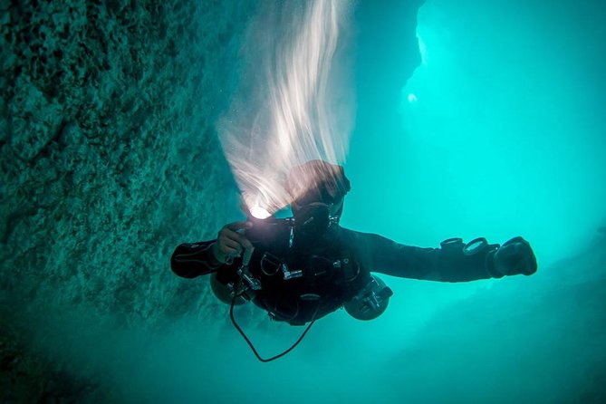 2 cenote divings (including one deep diving) for advanced divers in Tulum - Getting equipped at La Calypso and why it sets the tone