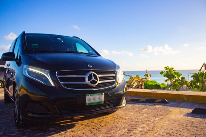 Departures in Mercedes Benz from Tulum to Cancun Airport - Pickup at your hotel lobby: the 10-minute rule you must plan around
