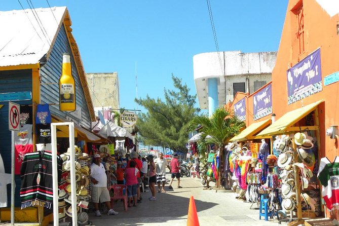 Exclusive Sailing Isla Mujeres. Top tour! - Food and drinks: where it shines, where it may disappoint