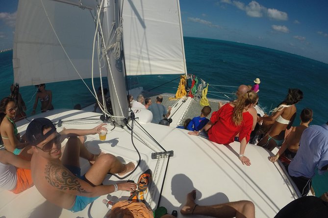 Exclusive Sailing Isla Mujeres. Top tour! - Pickup, meeting points, and the van time you should plan for