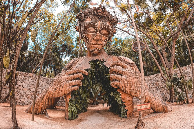 Photo InstaTour in Tulum - Tulum Archaeological Site: the best start for photos and scale