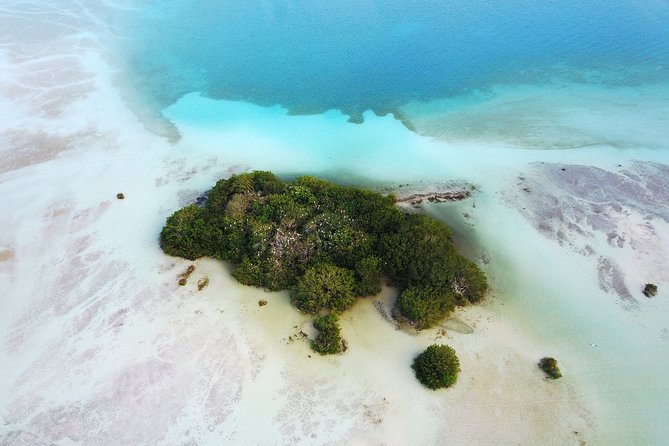 Private - Bacalar sailing across the mesmerizing waters - Who should book this Bacalar sailing day