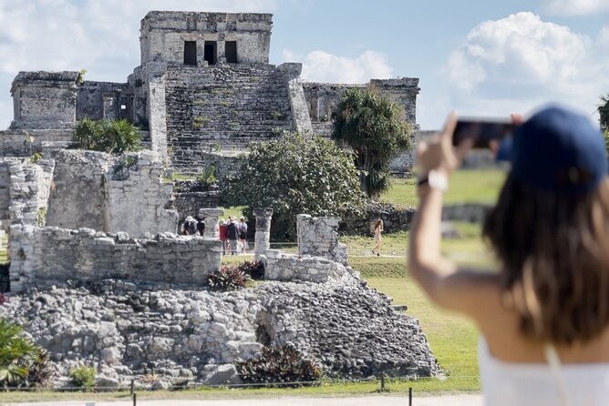 Tour to Coba Tulum and Cenote with Buffet from Tulum - The first Tulum stop: a quick setup before the bigger sites