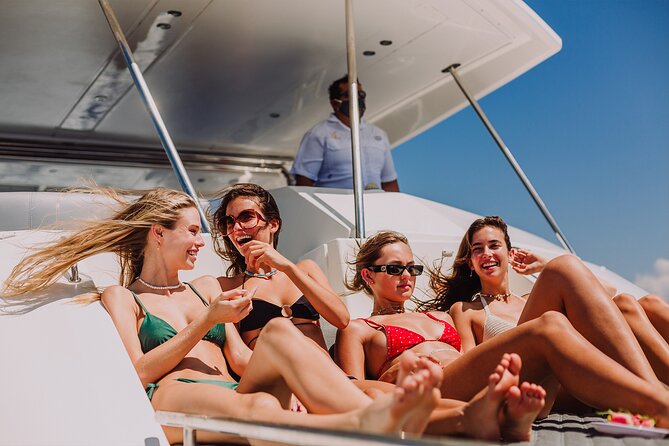 Tulum All Inclusive DJ Party – 51' Leopard PowerCat 4h - DJ onboard: when the sound becomes part of the itinerary