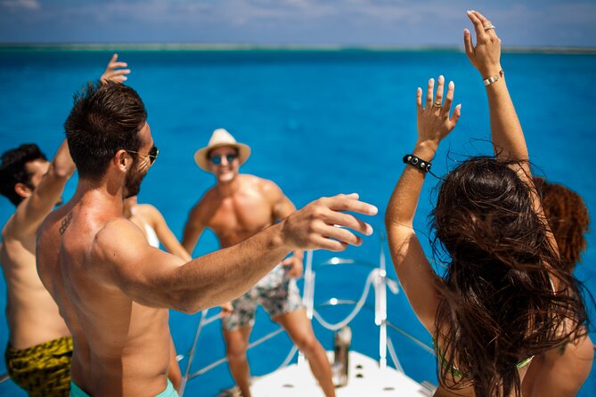 Tulum Luxury Escape – 4h All Inclusive on 43' Private Yacht - The crew energy: Emma, Captain Alex, and Santiago set the tone