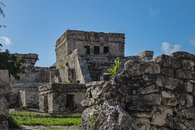 Tulum Ruins, Turtles in Akumal and Cenote tour - Stop 1: Tulum ruins with ocean views and just the right structure